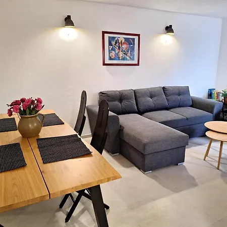Apartman Ena By The Sea Prizba Exterior photo