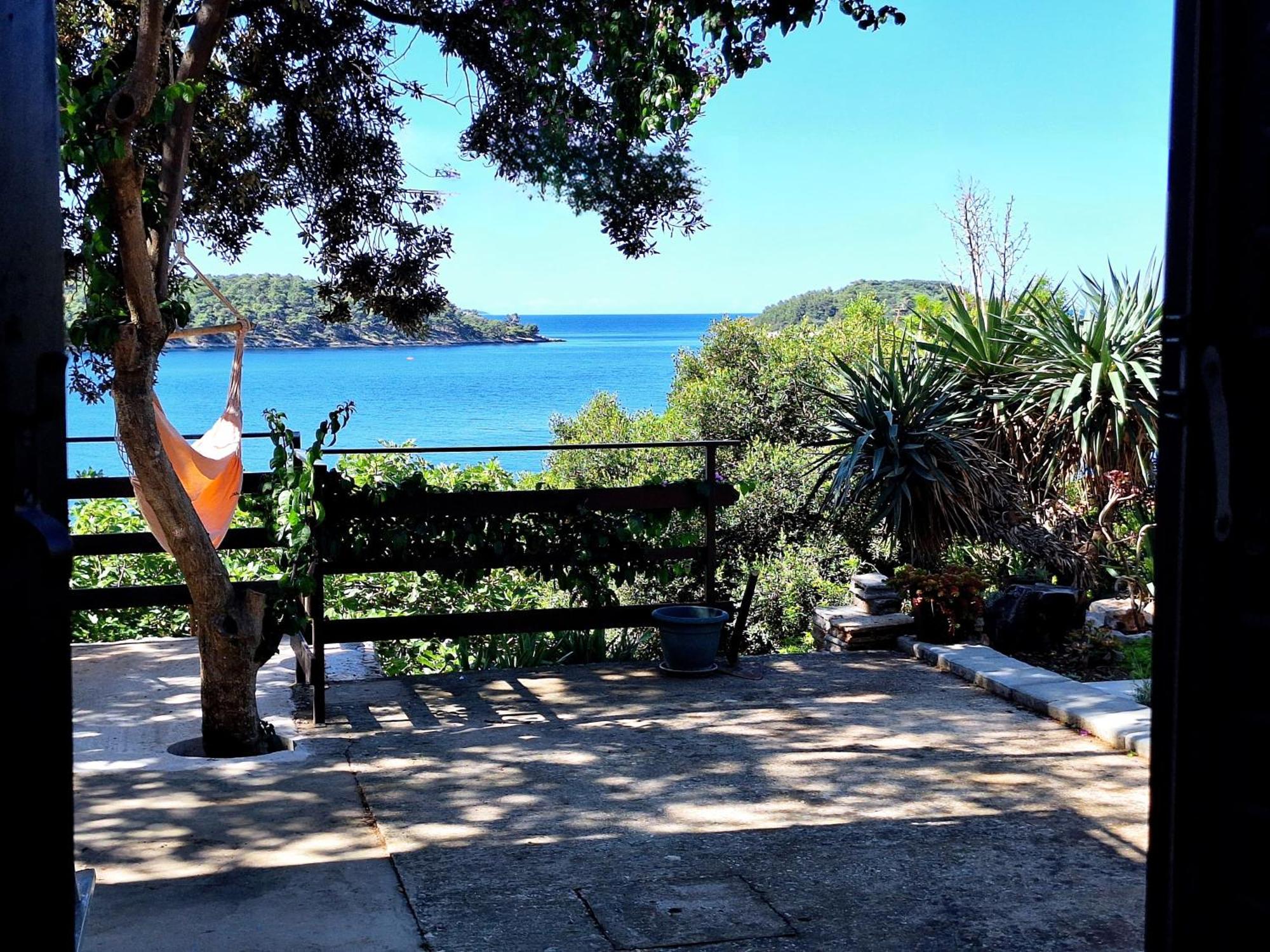 Apartment Ena By The Sea