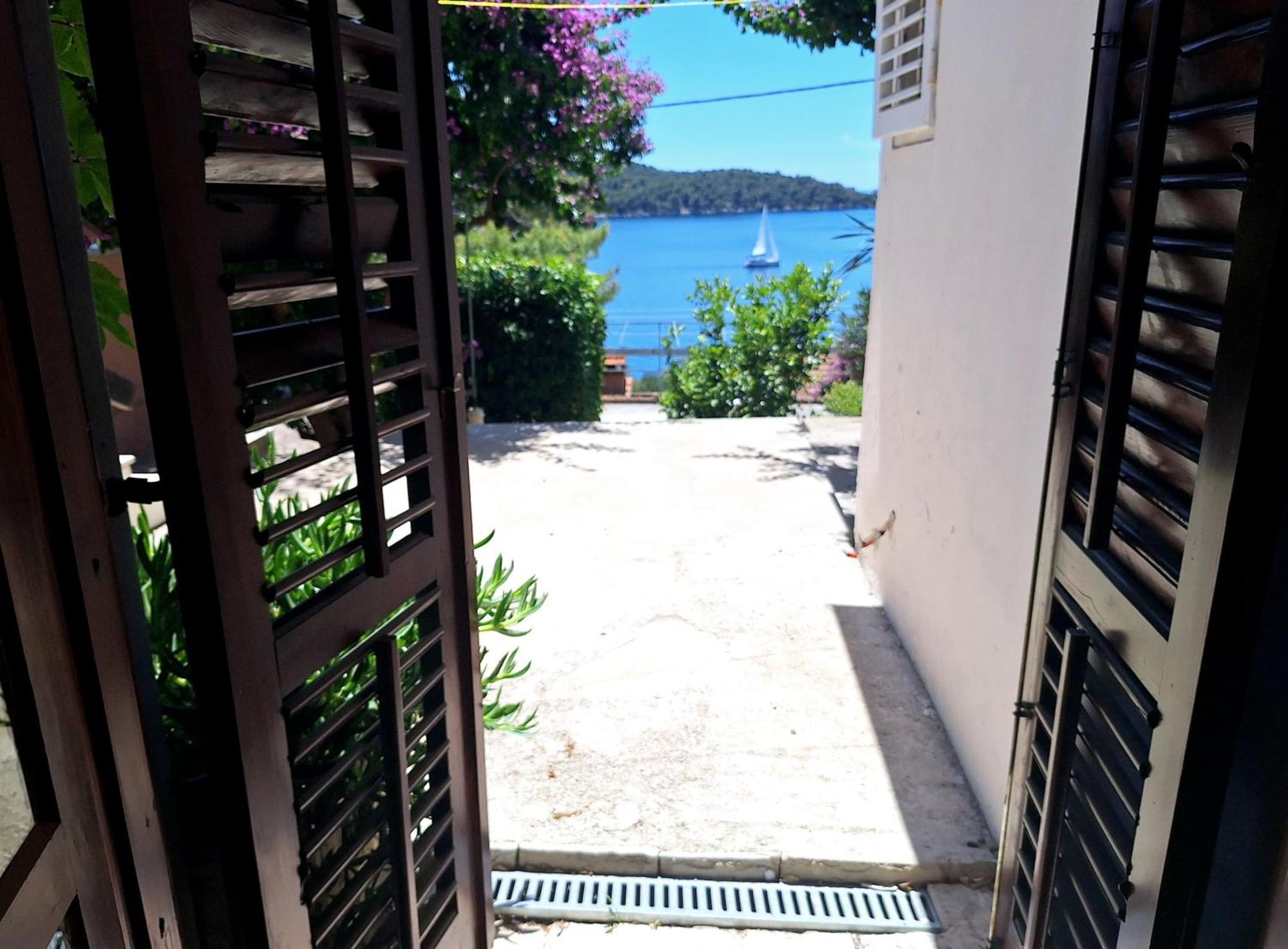 Apartment Ena By The Sea *
